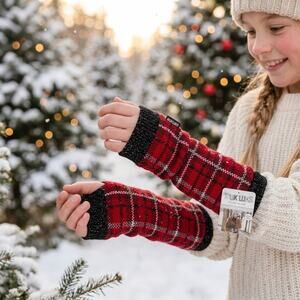Muk Luks Fingerless Gloves Women’s OSFM Red Plaid Knit Arm Warmers NWT